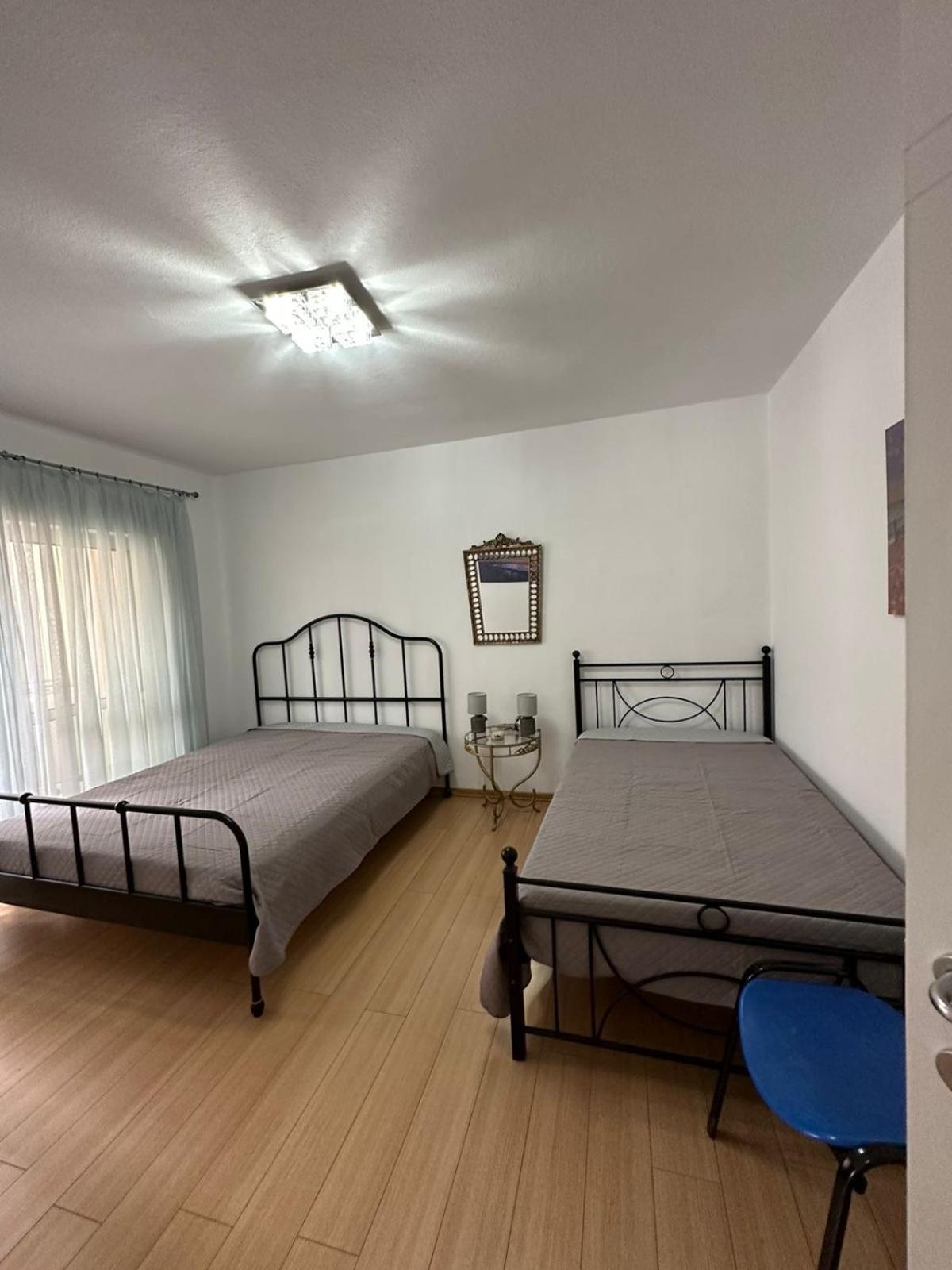 Blloku Family Apartment Тирана Екстер'єр фото
